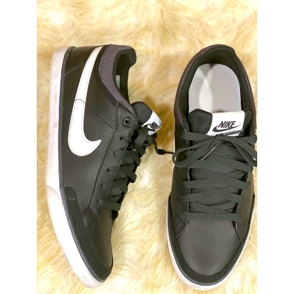 Black and White Nike’s